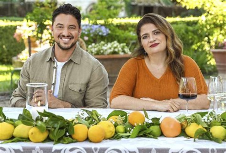 How Much Is Alex Guarnaschelli Net Worth? Know About Her Restaurant, House and Career ·